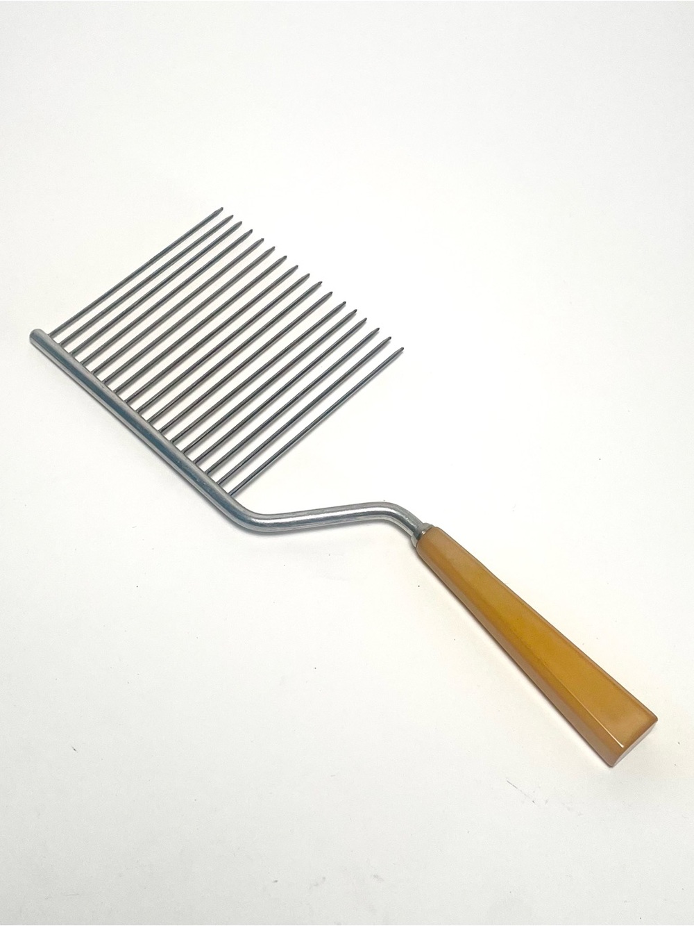Vintage Angel Food Cake Cutter Comb Breaker Butterscotch Bakelite Handle MCM
